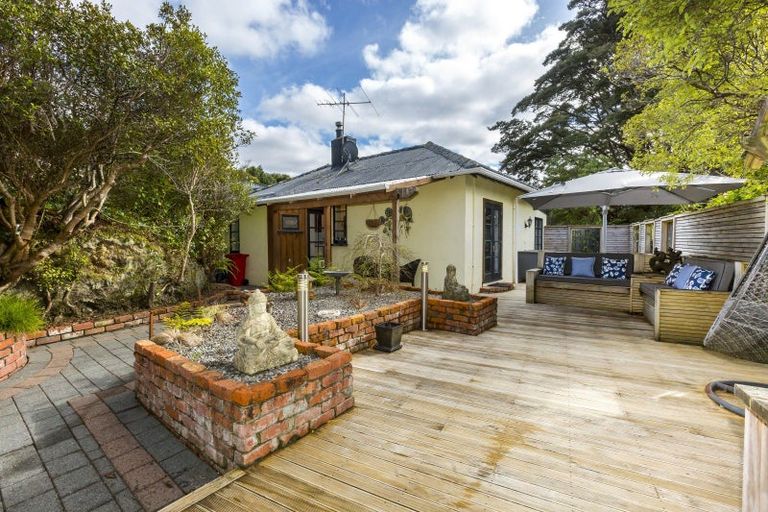 Photo of property in 1 Wyndham Road, Pinehaven, Upper Hutt, 5019