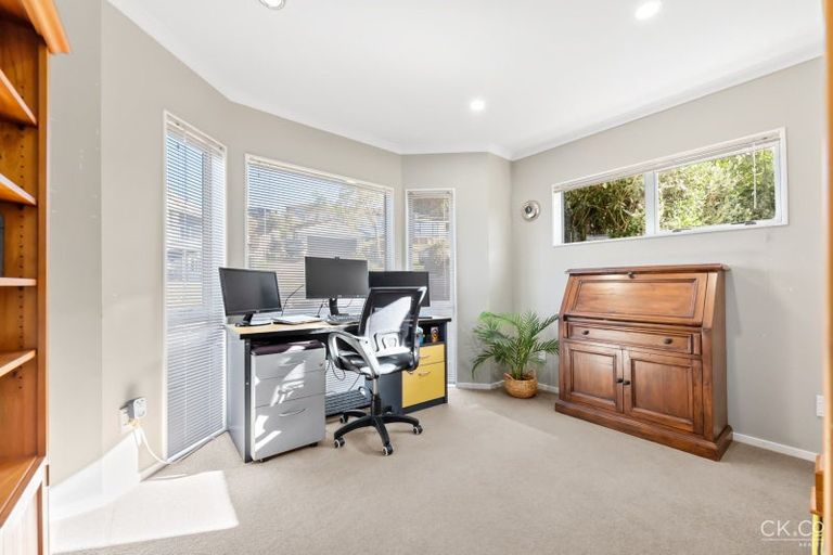 Photo of property in 15 Frankie Stevens Place, Riverstone Terraces, Upper Hutt, 5018
