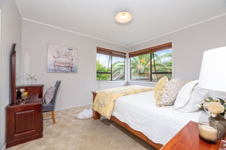 Photo of property in 1/80 Bond Crescent, Forrest Hill, Auckland, 0620