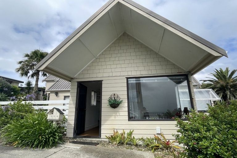 Photo of property in 204 Mellons Bay Road, Mellons Bay, Auckland, 2014