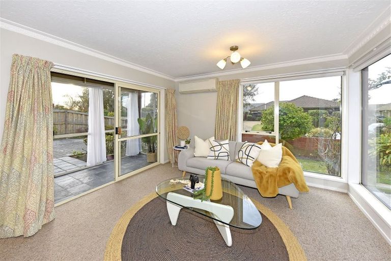 Photo of property in 2 Wynand Place, Sockburn, Christchurch, 8042