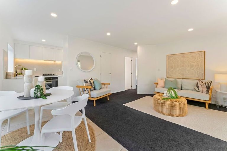 Photo of property in 13a Becroft Drive, Forrest Hill, Auckland, 0620