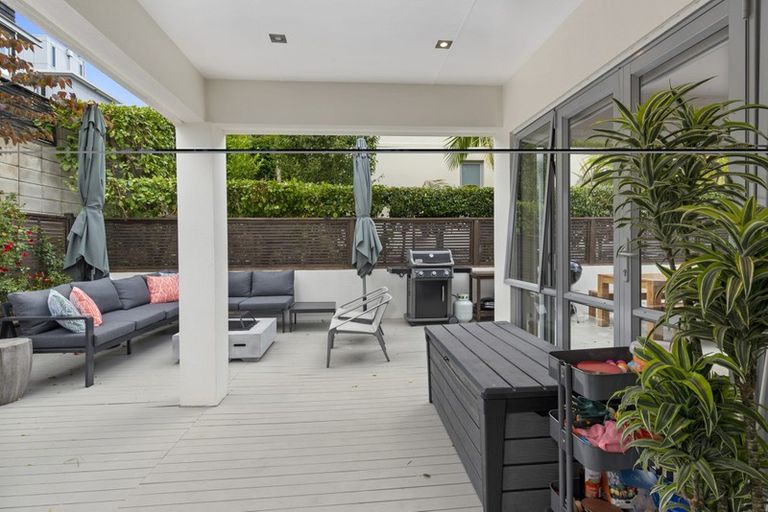 Photo of property in 119 Beach Road, Castor Bay, Auckland, 0620