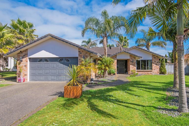 Photo of property in 7 Crannich Place, Wattle Downs, Auckland, 2103