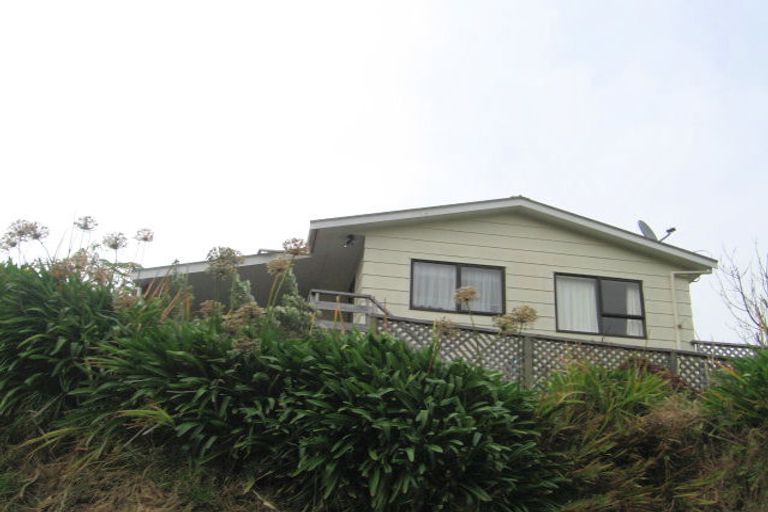 Photo of property in 58 Collins Avenue, Tawa, Wellington, 5028