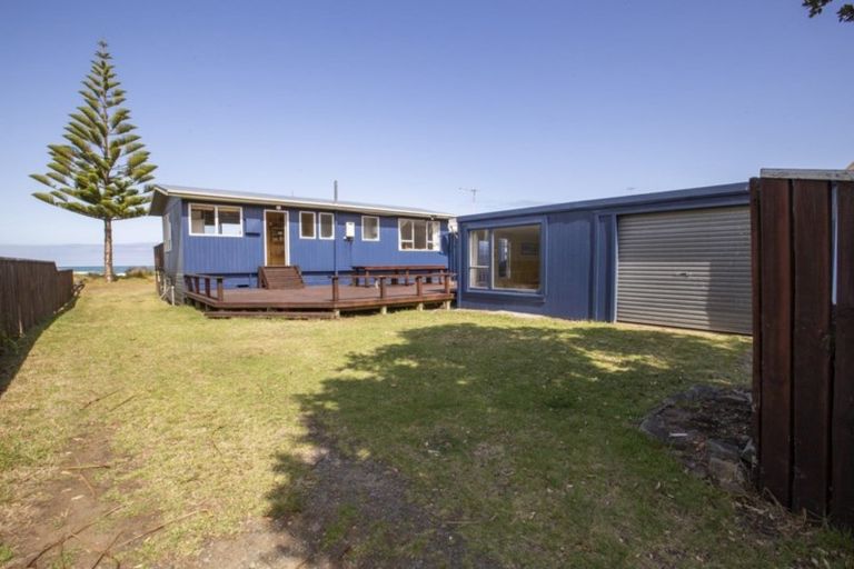 Photo of property in 143 Blue Pacific Parade, Riversdale Beach, Masterton, 5872