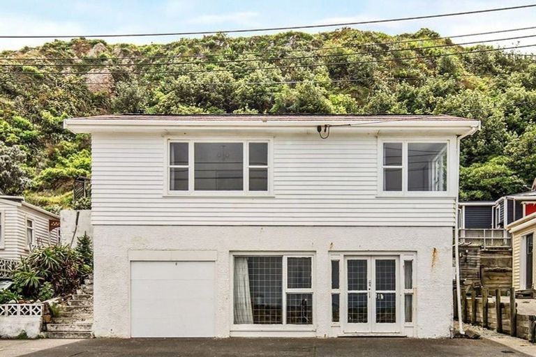 Photo of property in 34 Moa Point Road, Moa Point, Wellington, 6022