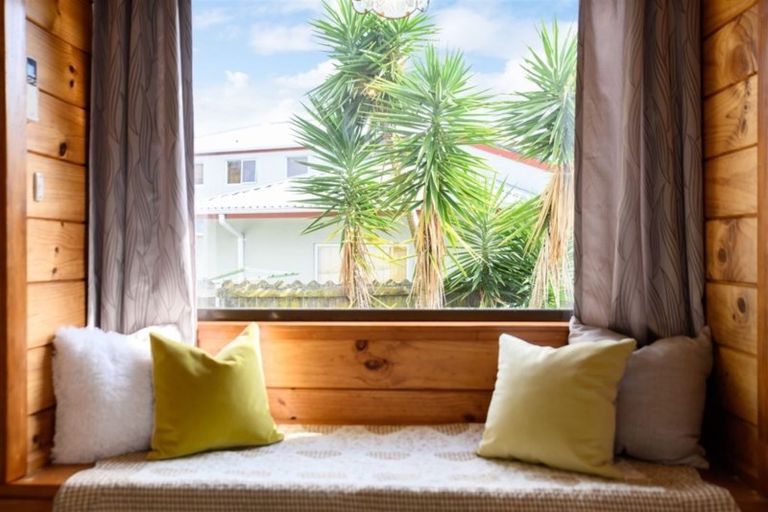 Photo of property in 1/64 Waimumu Road, Massey, Auckland, 0614