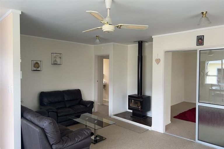 Photo of property in 2 Winslow Place, Levin, 5510