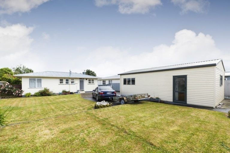 Photo of property in 17 Kaituna Street, Milson, Palmerston North, 4414