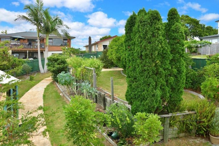 Photo of property in 35 Totara Road, Stanmore Bay, Whangaparaoa, 0932