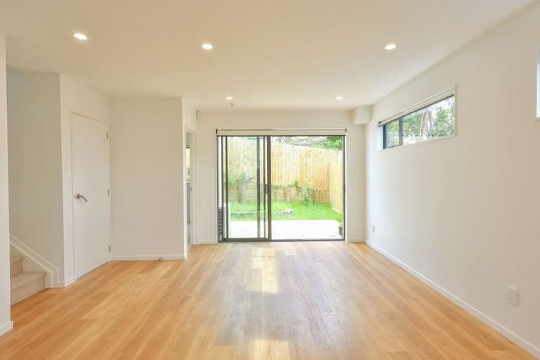 Photo of property in 5/25 Hutchinson Avenue, New Lynn, Auckland, 0600