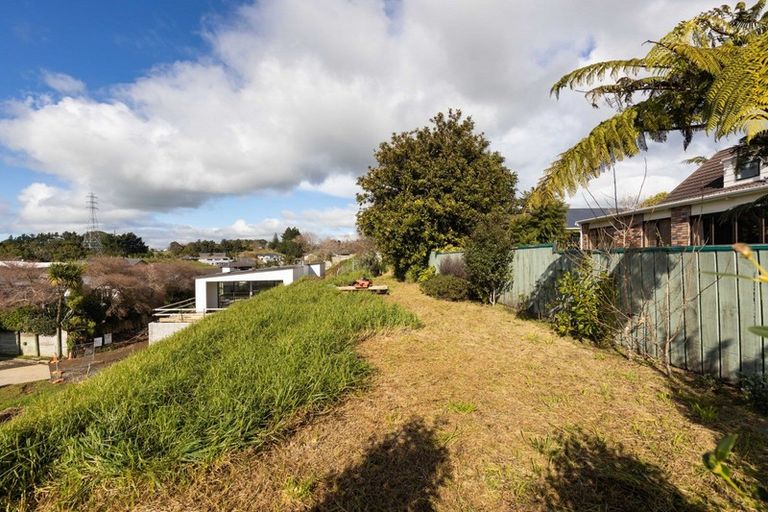 Photo of property in 7b Montrose Place, Highlands Park, New Plymouth, 4312
