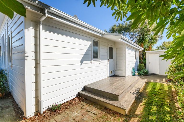 Photo of property in 17 Millar Street, Terrace End, Palmerston North, 4410