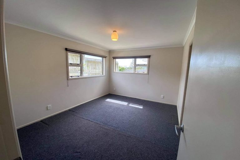 Photo of property in 6 Brydon Way, Paparangi, Wellington, 6037
