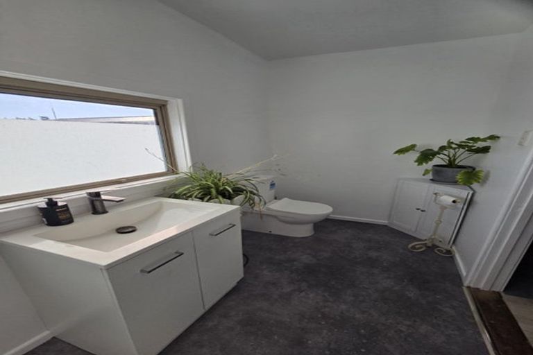 Photo of property in 12 Halsey Street, Clinton, 9534