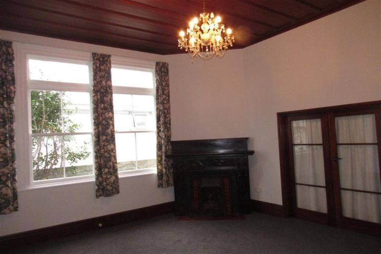 Photo of property in 37 Te Wharepouri Street, Berhampore, Wellington, 6023