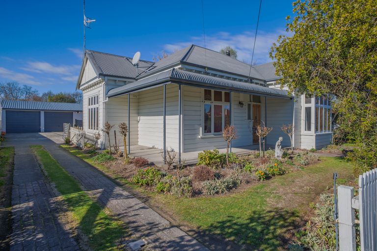Photo of property in 28 Davie Street, Temuka, 7920