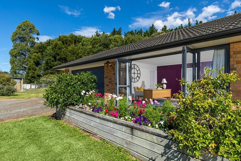 Photo of property in 16 Kennedy Road, Dairy Flat, Albany, 0792