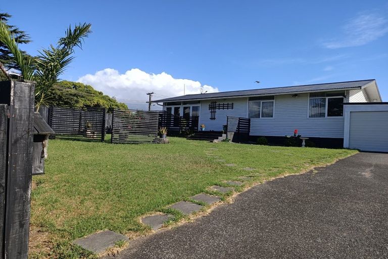 Photo of property in 19 Fields Road, Manurewa, Auckland, 2102
