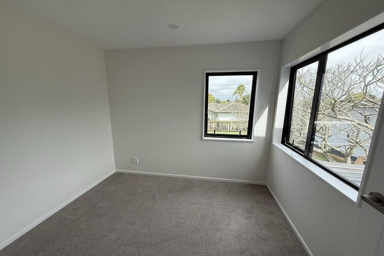 Photo of property in 13d John Walker Drive, Manurewa, Auckland, 2102