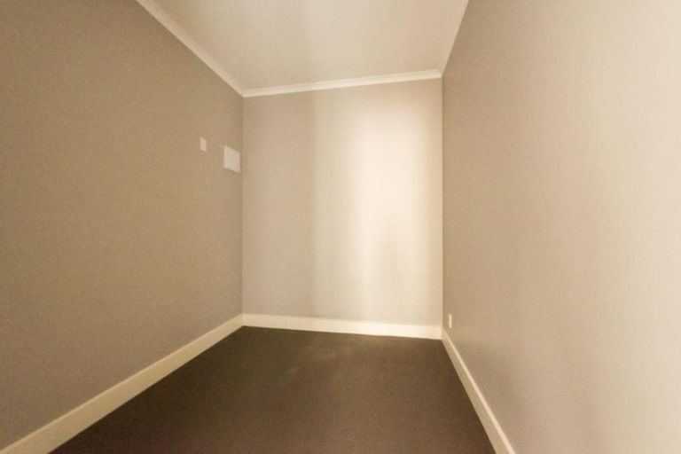 Photo of property in Augusta Apartments, 30/254 Willis Street, Te Aro, Wellington, 6011