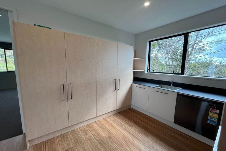 Photo of property in 250 Hillcrest Road, Wainui, 0931