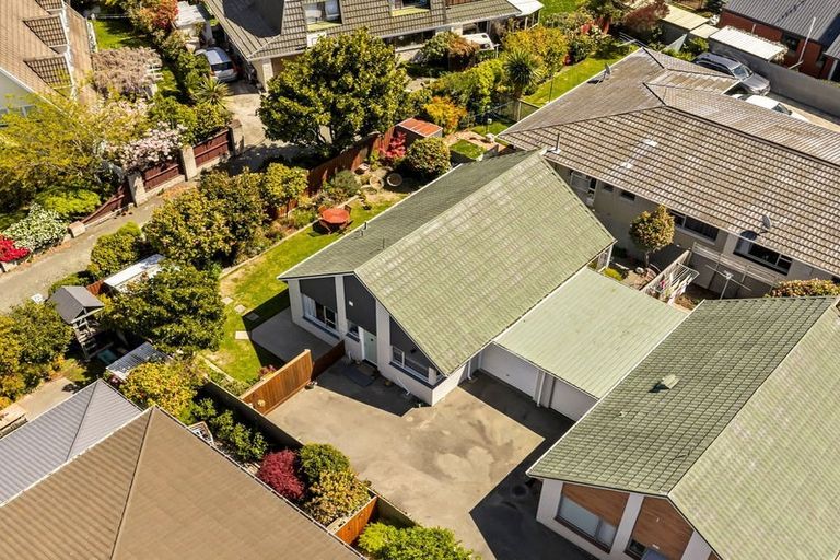 Photo of property in 2/19 Molesworth Place, Somerfield, Christchurch, 8024