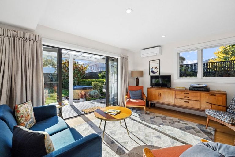 Photo of property in 19 Weston Road, St Albans, Christchurch, 8052