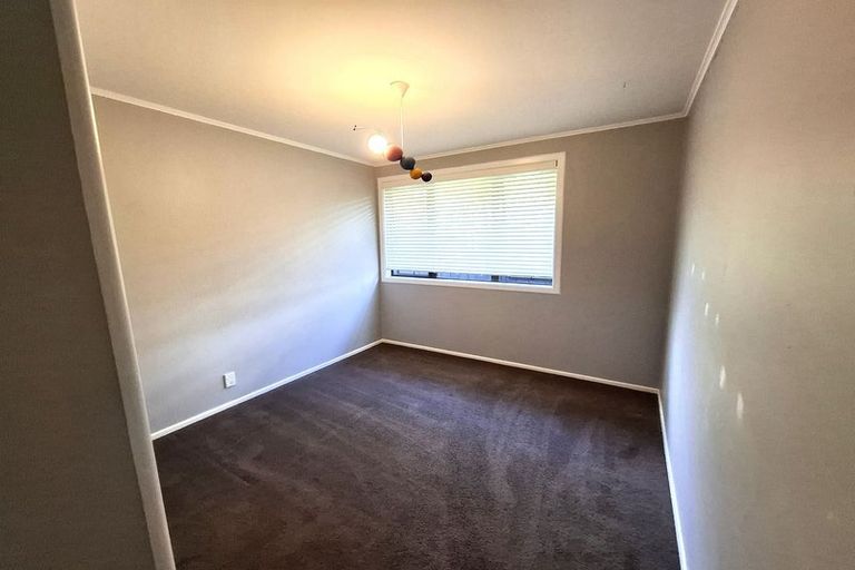 Photo of property in 22a Kirrie Avenue, Te Atatu South, Auckland, 0610