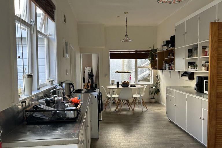 Photo of property in 27 Mckinley Crescent, Brooklyn, Wellington, 6021