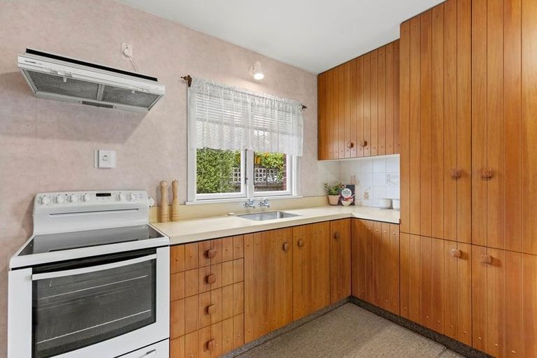 Photo of property in 35 Liverton Crescent, Bishopdale, Christchurch, 8053