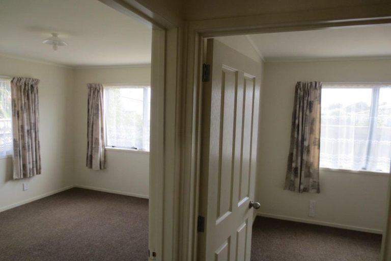 Photo of property in 24 Trimble Place, Bell Block, New Plymouth, 4312