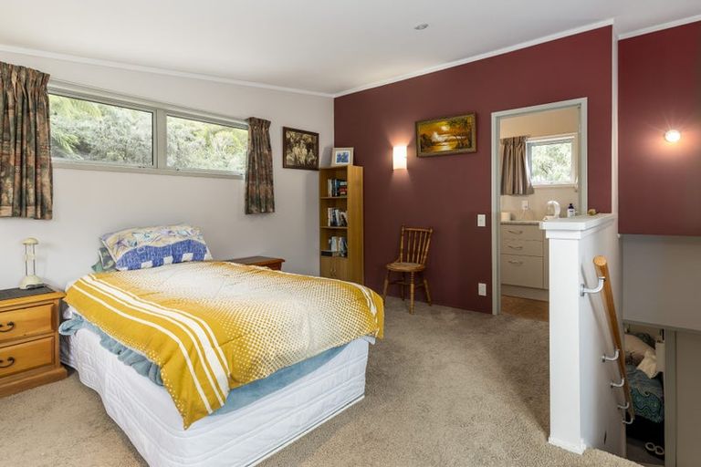 Photo of property in 19 Sandy Bay Road, Black Rock, Picton, 7282