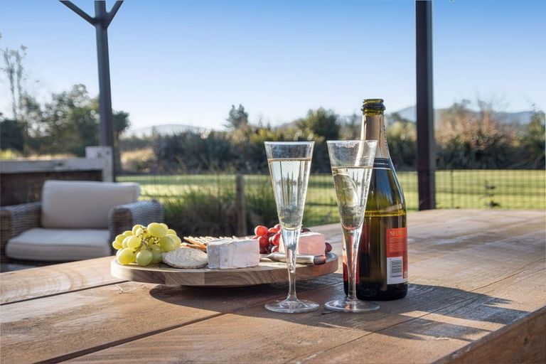 Photo of property in 83 Bradys Road, Loburn, Rangiora, 7472