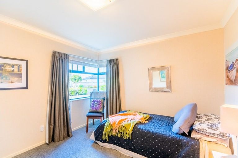 Photo of property in 54 Realm Drive, Paraparaumu, 5032