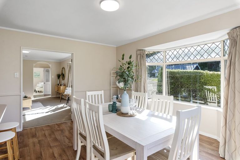 Photo of property in 10 Tiromoana Road, Raumati South, Paraparaumu, 5032