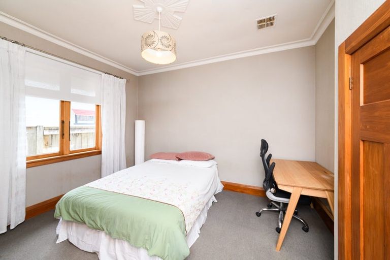 Photo of property in 15 Miro Street, Takaro, Palmerston North, 4410