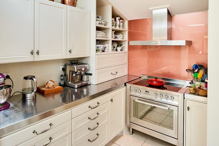 Photo of property in 13 Mahina Road, Mahina Bay, Lower Hutt, 5013