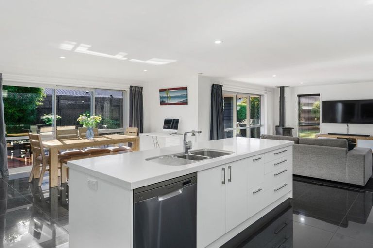 Photo of property in 6 Elgin Place, Prebbleton, 7604