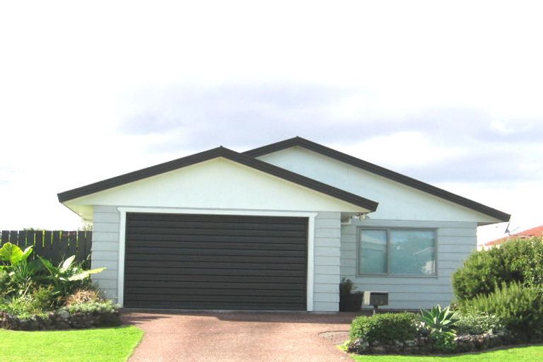 Photo of property in 1f Hindmarsh Street, Henderson, Auckland, 0612