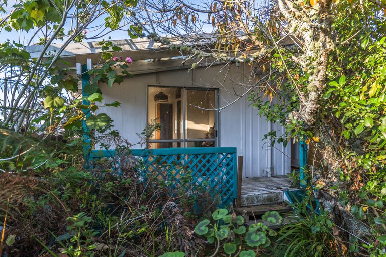 Photo of property in 2 Kawau View Road, Snells Beach, 0920