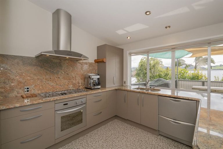 Photo of property in 10 Poplar Street, Whitianga, 3510