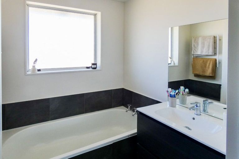 Photo of property in 163a Halswell Junction Road, Halswell, Christchurch, 8025