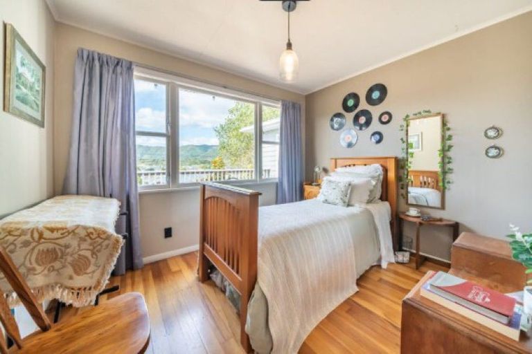 Photo of property in 121 Wainuiomata Road, Wainuiomata, Lower Hutt, 5014