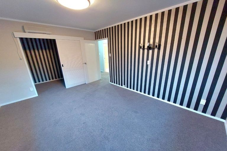 Photo of property in 2a Korotaha Terrace, Rothesay Bay, Auckland, 0630