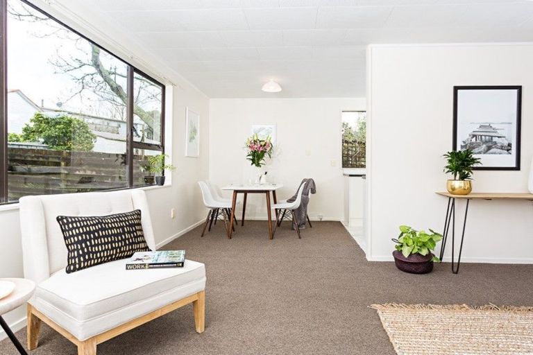 Photo of property in 1/14 Moxham Grove, Massey, Auckland, 0614