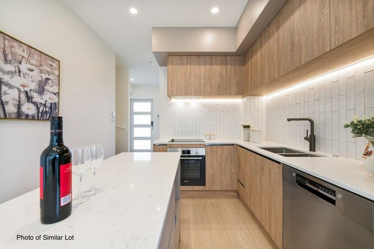 Photo of property in 6c Law Street, Torbay, Auckland, 0630