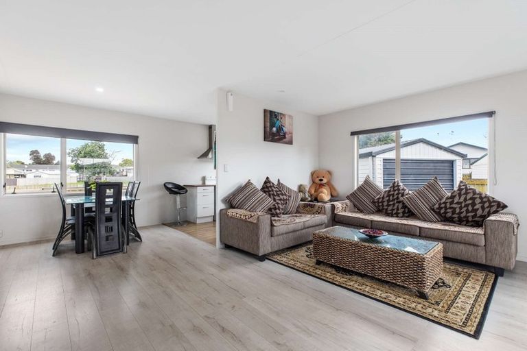 Photo of property in 15a Melleray Place, Randwick Park, Auckland, 2105