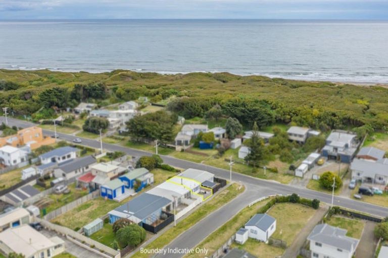 Photo of property in 1/2 Himatangi Street, Himatangi Beach, Foxton, 4891